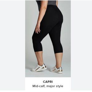 Studio by Torrid Cropped Legging